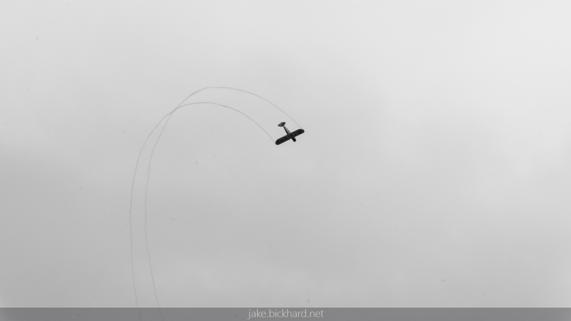 Illustration for article titled Airshow flying pics